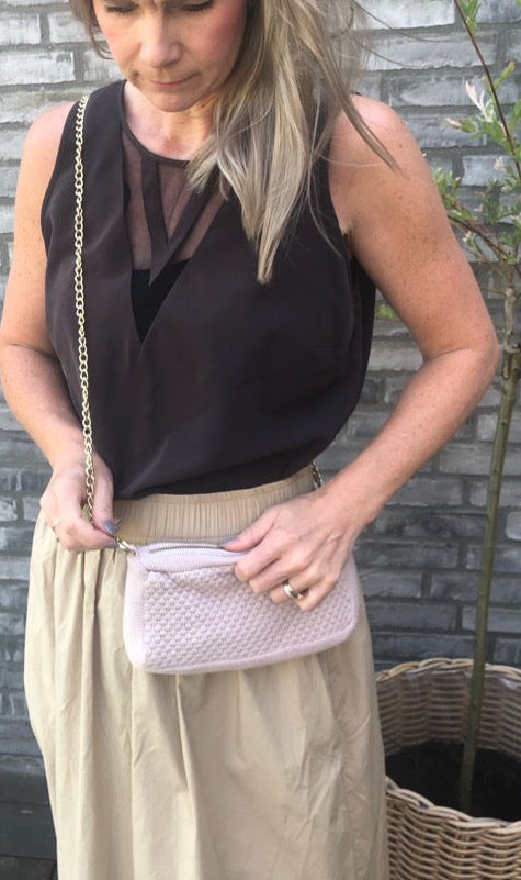 LIMITED EDITION - KNITTED CLUTCH - CROSS-BODY CHAIN ​​- 22x11x5CM - HUSTED VIOLET