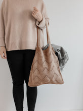 KNITTED SHOPPING BACK - KHAKI - 37X37 CM