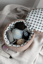 KNITTED TOILET BAG - TOTE - 30X22X11 CM