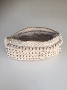 NEW IN - KNITTED CLUTCH - MULTICOLOR - 22X11X5 CM (BEIGE/BRAUN/BLUE)