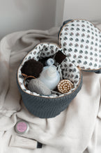 KNITTED TOILET BAG - ROUND - KHAKI - 15X17 CM