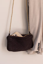 STRIKKET CLUTCH - CROSS-BODY-KÆDE - CHOCLATE  BROWN - 22X11X5CM