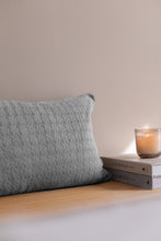 Strikket pude - Wave - Medium Grey Melange