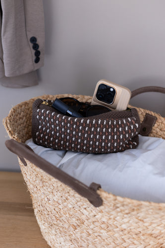 NEW IN - KNITTED CLUTCH - MULTICOLOR - 22X11X5 CM (BEIGE/BRAUN/BLUE)