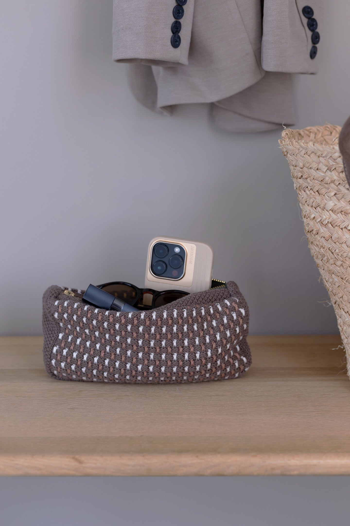 LIMITED EDITION - KNIT CLUTCH - CROSS-BODY CHAIN ​​- 22x11x5CM - EARTH BROWNN