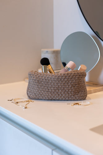 NEW IN - KNITTED CLUTCH - MULTICOLOR - 22X11X5 CM (BEIGE/BRAUN/BLUE)