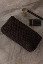 NEW IN - KNITTED CLUTCH - MULTICOLOR - 22X11X5 CM (BEIGE/BRAUN/BLUE)