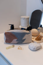 NYHED - STRIKKET CLUTCH - PUZZLE - 22X11X5CM - BEIGE/GREY/SUGER/ROSE