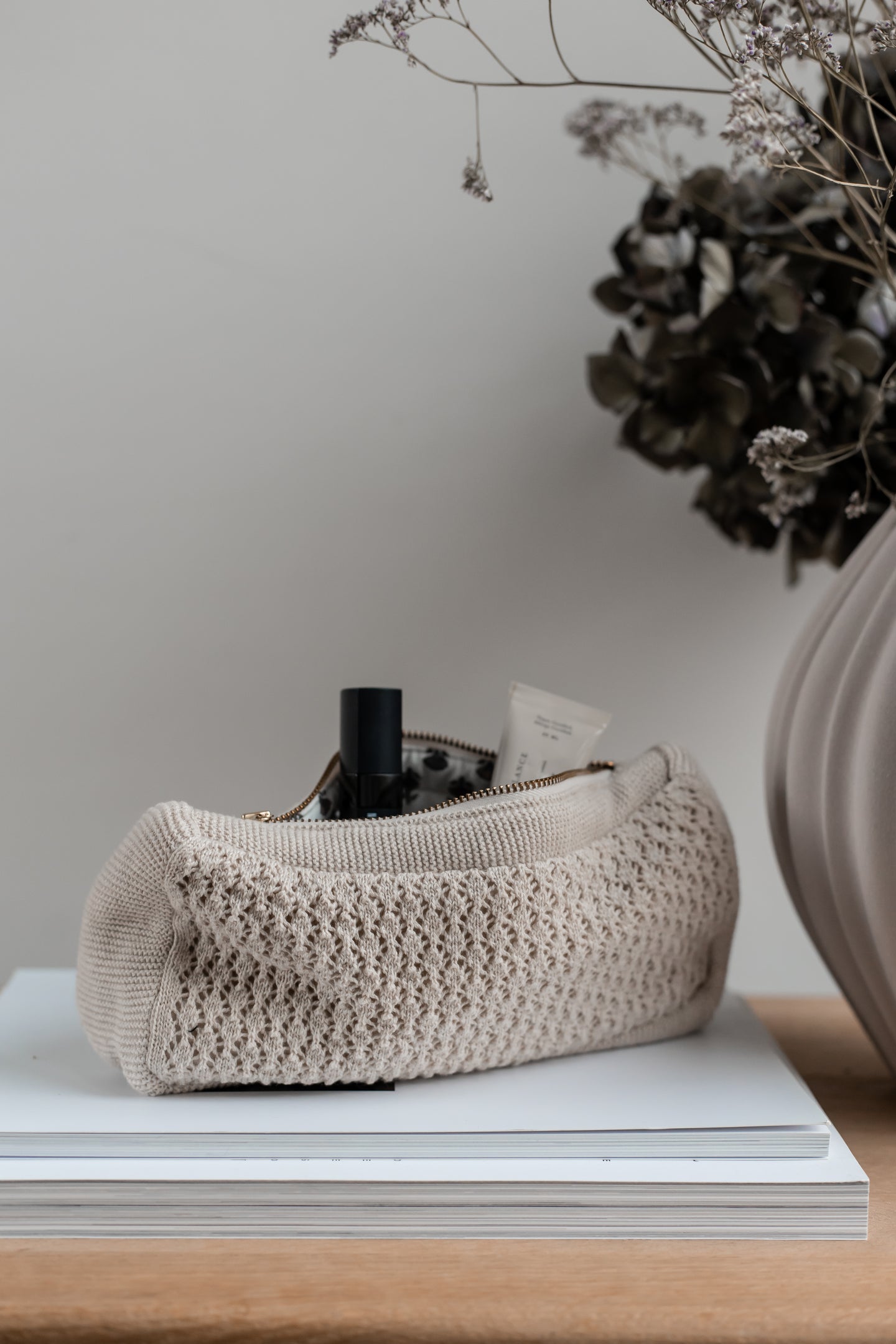 SALE SAMPLE/UNPACKED - KNITTED CLUTCH - BEIGE - 22X11X5 CM