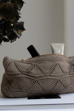 NEW IN - KNITTED CLUTCH - MULTICOLOR - 22X11X5 CM (BEIGE/BRAUN/BLUE)