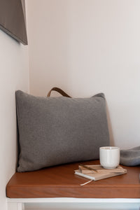 EXHIBITION MODEL FROM SHOWROOM - KNITTED CUSHION COVER - LEATHER - 60X40CM - WITH GRAY MELANGE