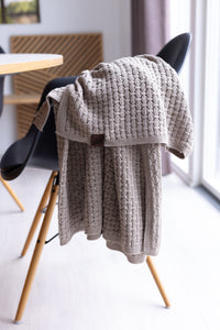 KNITTED PLAID - SQUARE - BEIGE MELANGE - 140x160cm