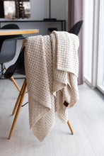 KNITTED PLAID - SQUARE - BEIGE MELANGE - 140x160CM