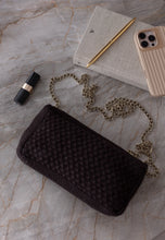STRIKKET CLUTCH - CROSS-BODY-KÆDE - CHOCLATE  BROWN - 22X11X5CM
