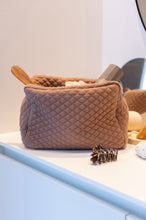 REJSE/STRANDSÆT - QUILTET MAXI TASKE + TOILETASKE + KOSMETIKPUNG - BROWN SUGAR