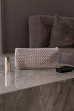 NEW IN - KNITTED CLUTCH - MULTICOLOR - 22X11X5 CM (BEIGE/BRAUN/BLUE)