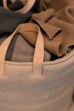 STRIKKET ALL ROUND KURV - KHAKI - 55X38 CM (VAREPRØVE)