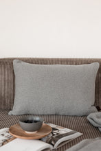 SÆT - STRIKKET PLAID POM-POM + PUDE- MEDIUM GREY MELANGE