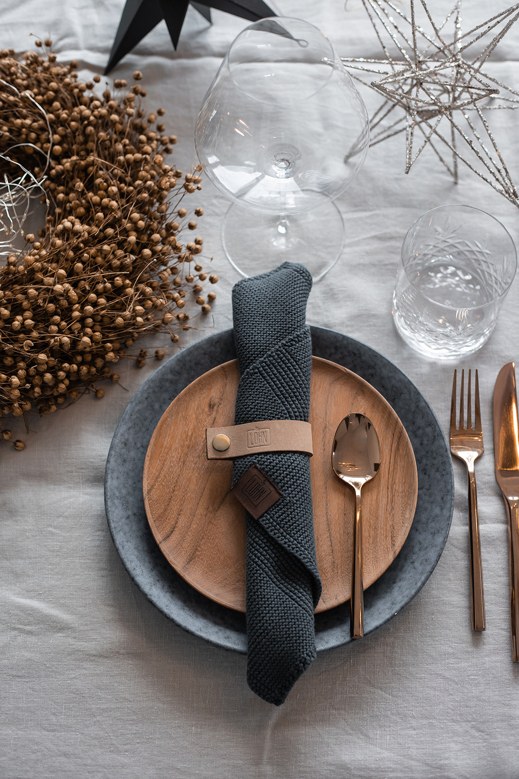 GIFT SET - 2X NAPKINS - DARK GRAY + 2X NAPKIN RINGS