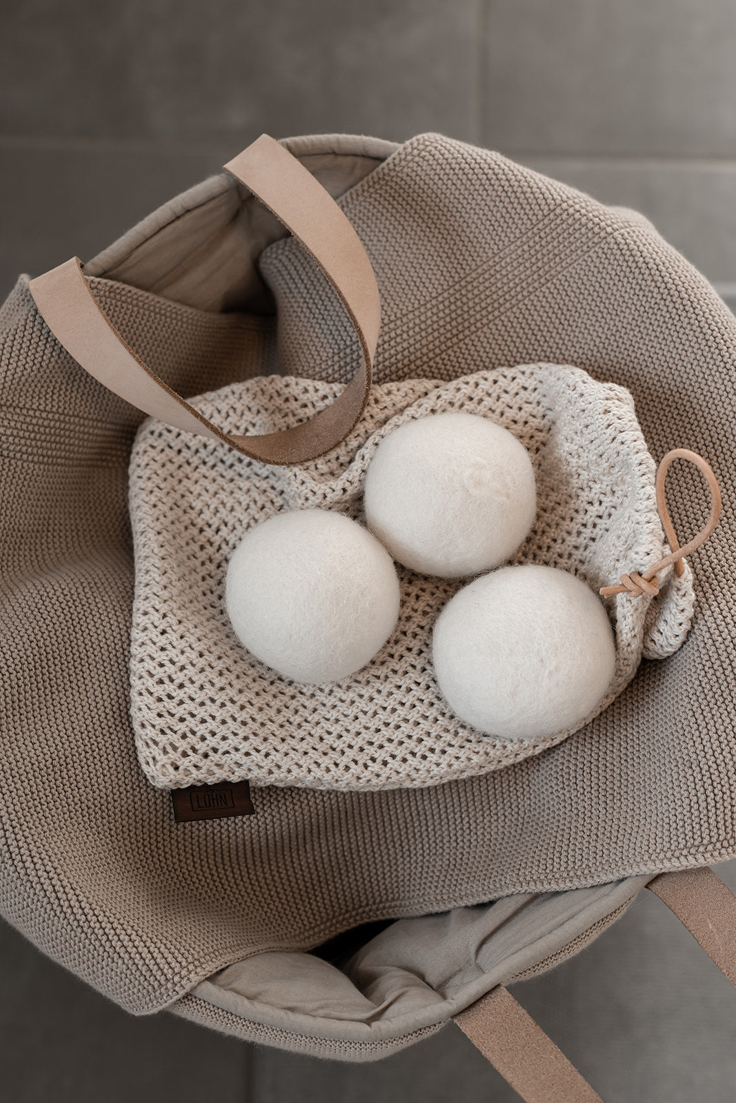 FEW PIECES - 3 PCS DRY WOOL BALLS - BEIGE MELANGE - WITH STORAGE BAG